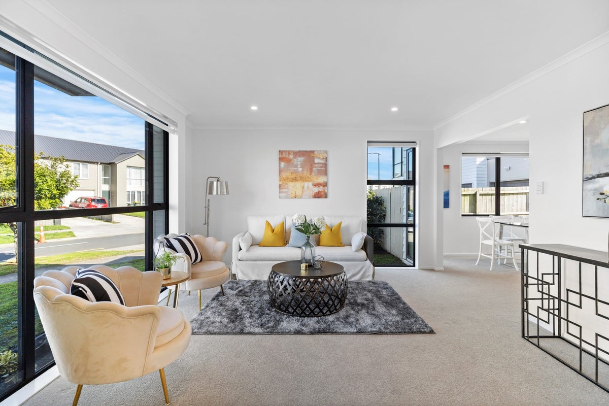 26 Soaring Bird Drive, Takanini, Auckland - Carousel 2