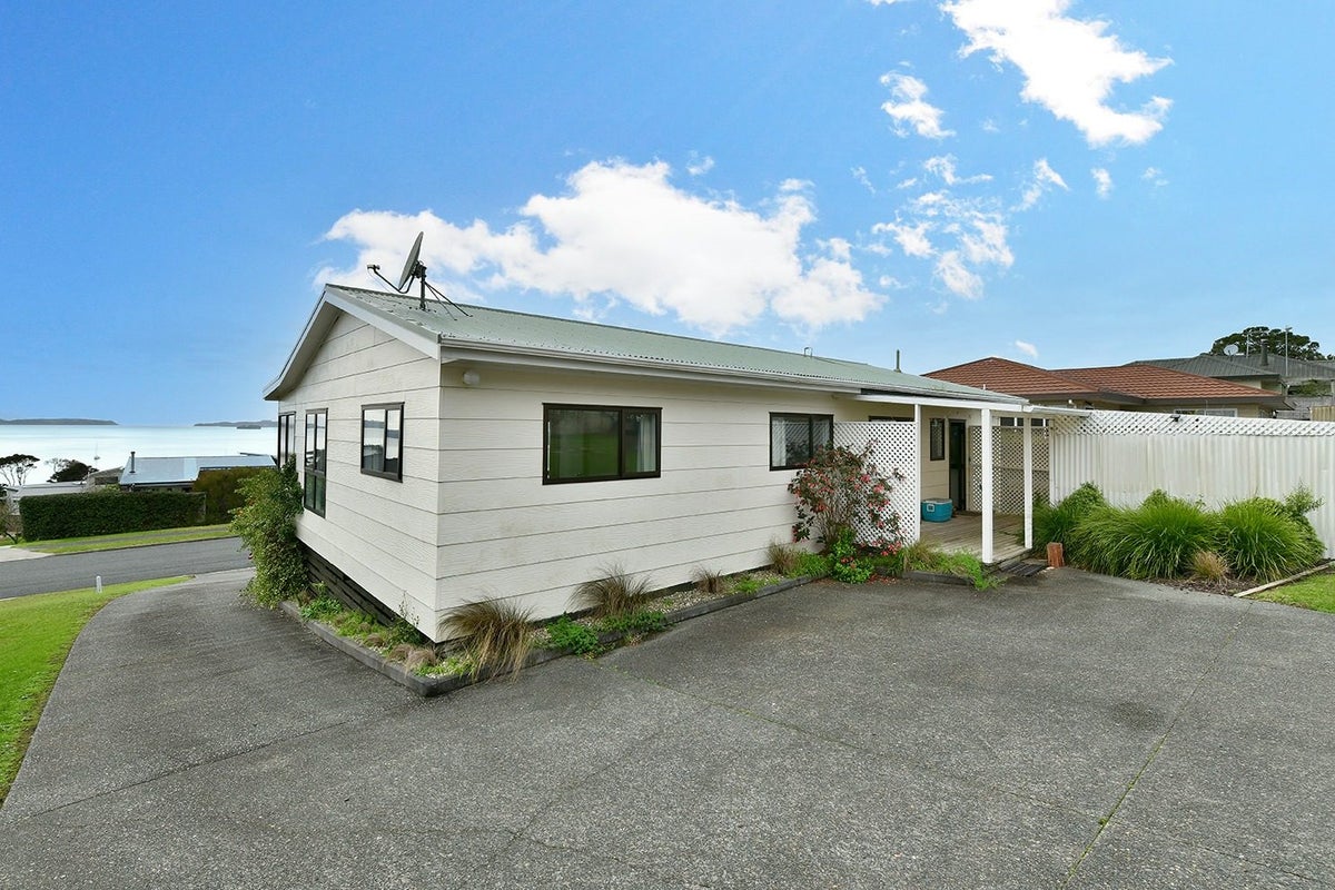 33 Mera Road, Algies Bay, Warkworth - Carousel 2