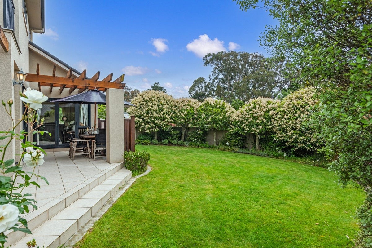 8 La Lena Grove, Fitzherbert, Palmerston North - Carousel 20