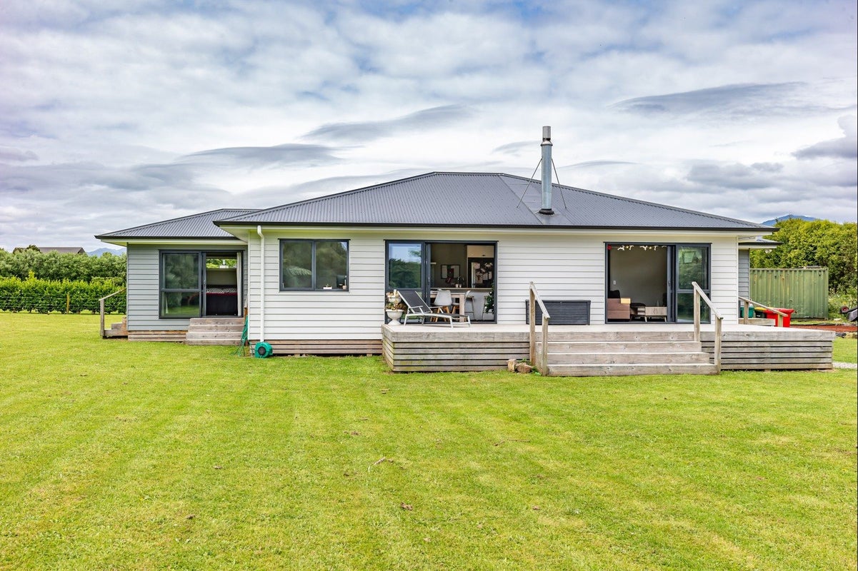 12 Faydon Close, Ohau, Levin - Carousel 1