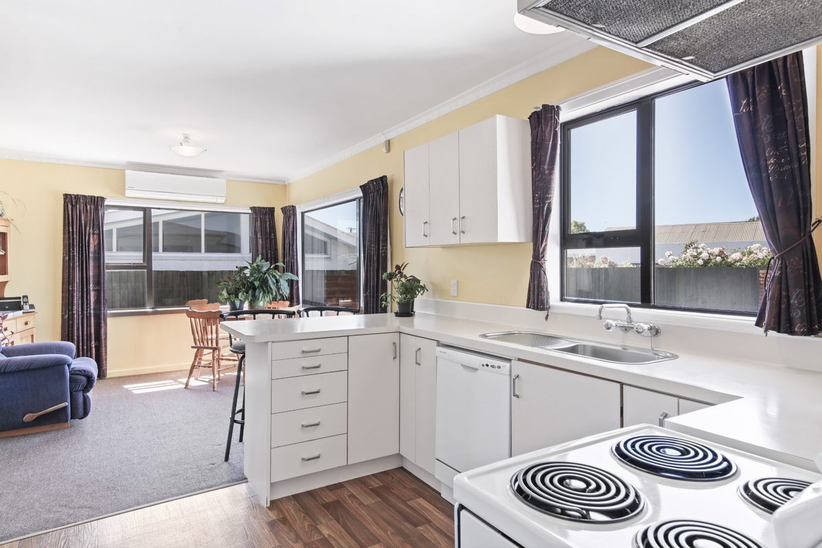 4 Barclay Place, Burwood, Christchurch - Carousel 2