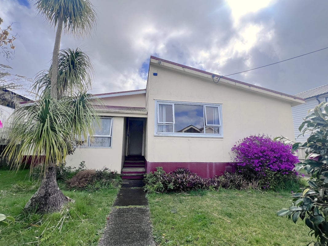 13 Arney Road, Ranui, Auckland - Carousel 1