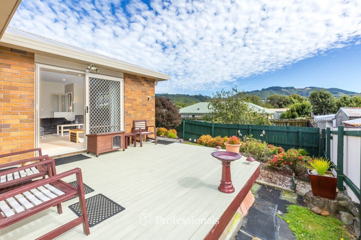 27B Thackeray Street, Trentham, Upper Hutt - Carousel 2
