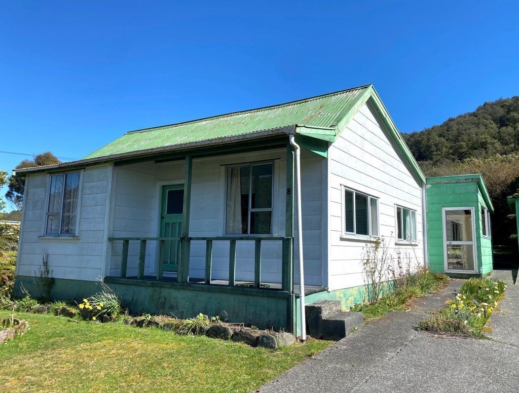 8 Oxford Street, Taylorville, Greymouth - Carousel 2