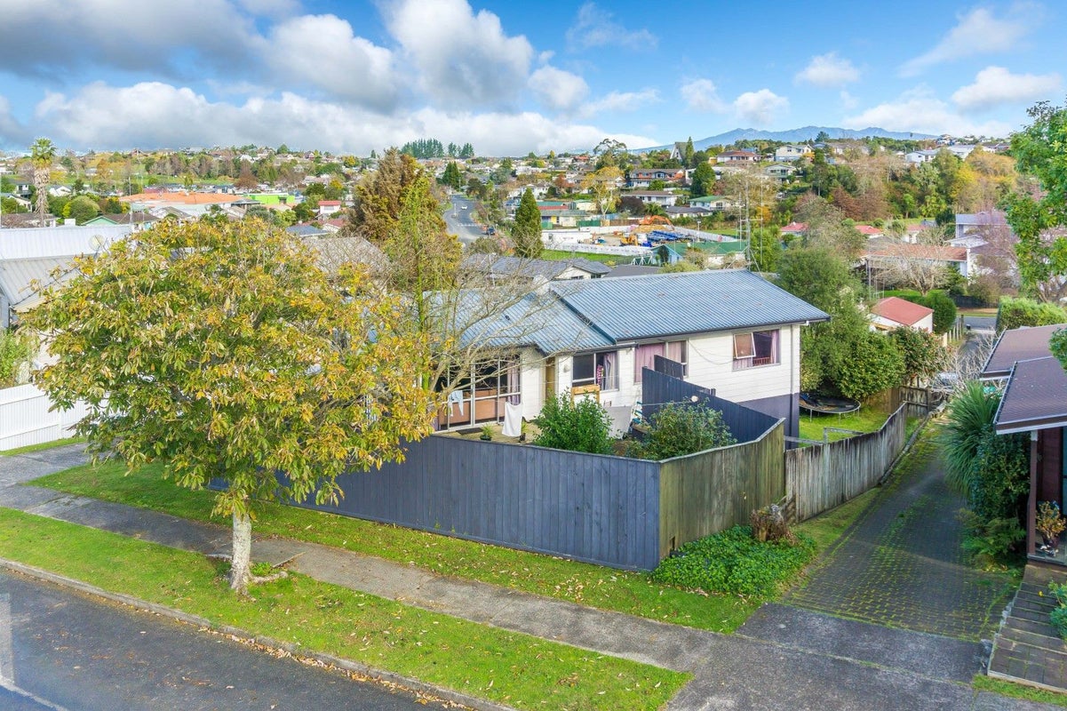 130 Dinsdale Road, Dinsdale, Hamilton - Carousel 17