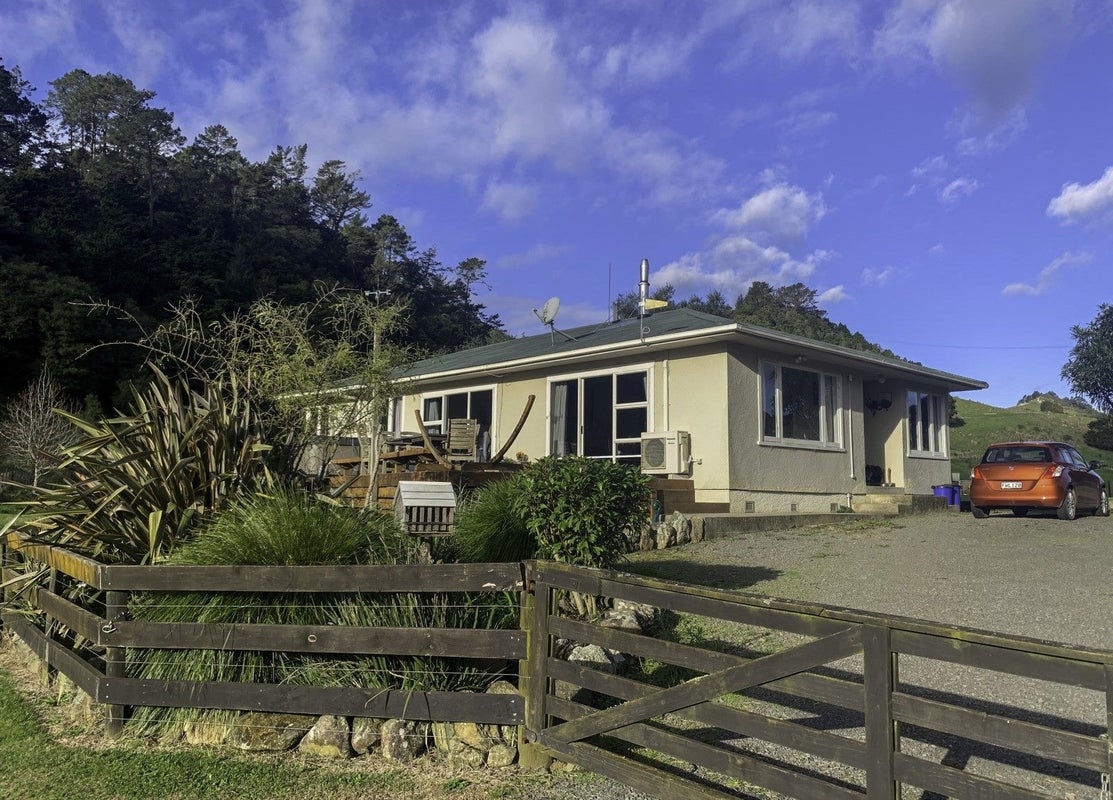 7743B State Highway 2, Paeroa - Carousel 1