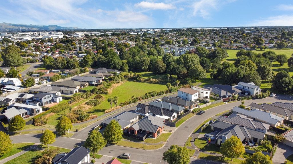 43 Carradale Avenue, Broomfield, Christchurch - Carousel 14