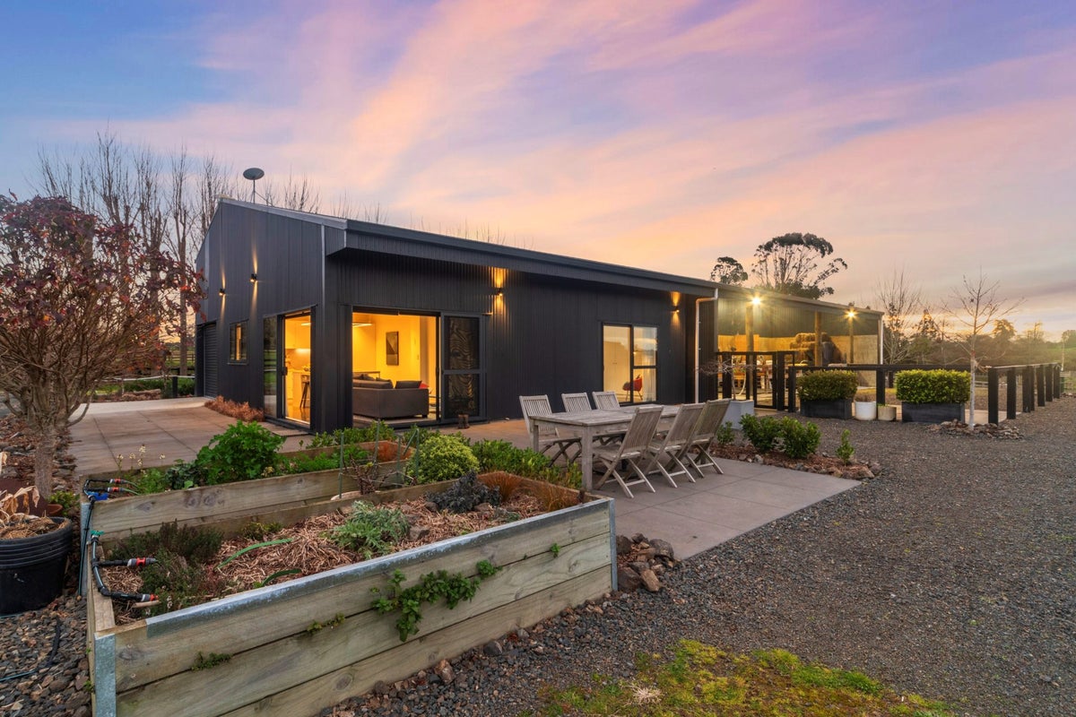 154 Charles Prevost Drive, The Gardens, Auckland - Carousel 1
