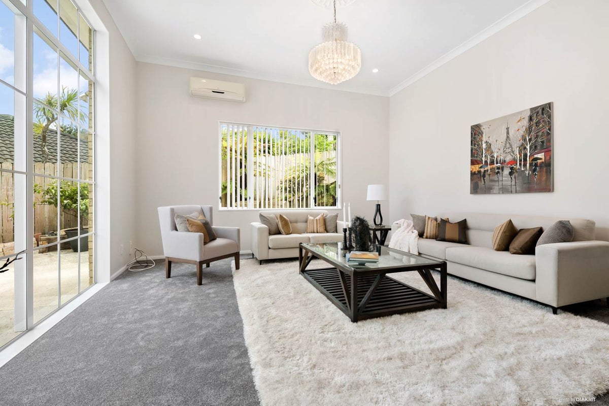 29 Cricklade Terrace, Windsor Park, Auckland - Carousel 2
