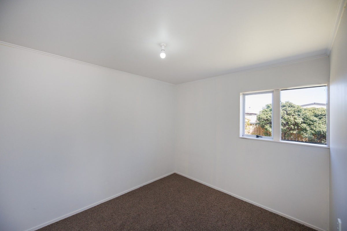 10 Dahlstrom Grove, Kelvin Grove, Palmerston North - Carousel 36