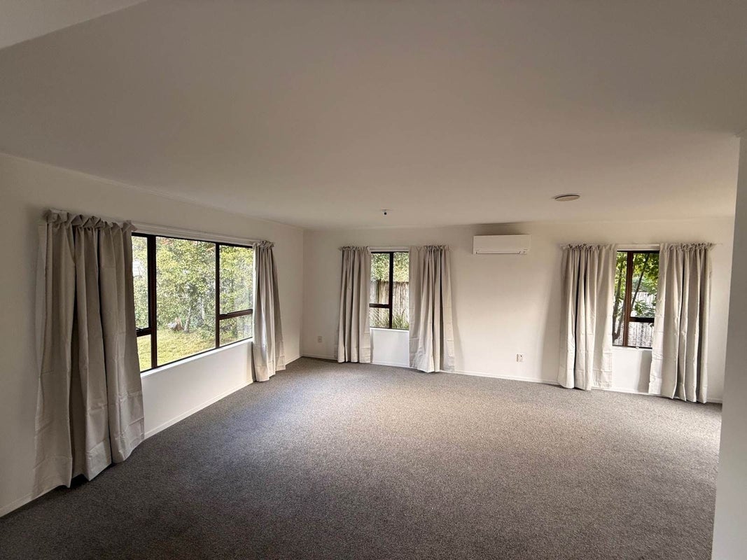 182 Luckens Road, West Harbour, Auckland - Carousel 1