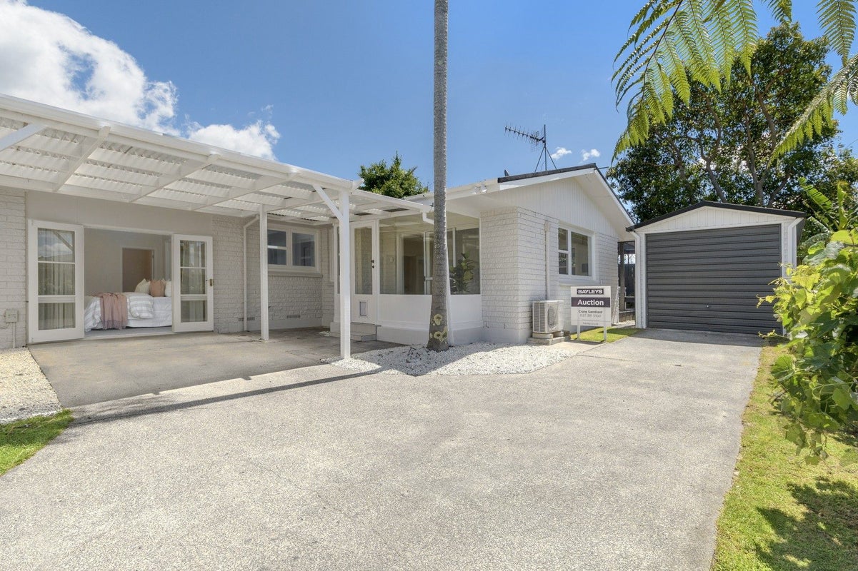 9B Myres Street, Otumoetai, Tauranga - Carousel 1