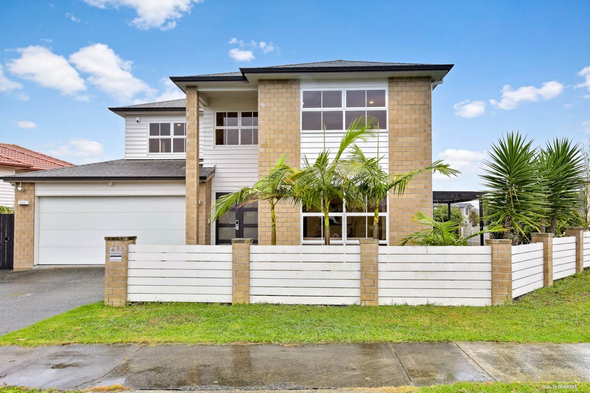 64 Killarney Drive, Flat Bush, Auckland - Carousel 1