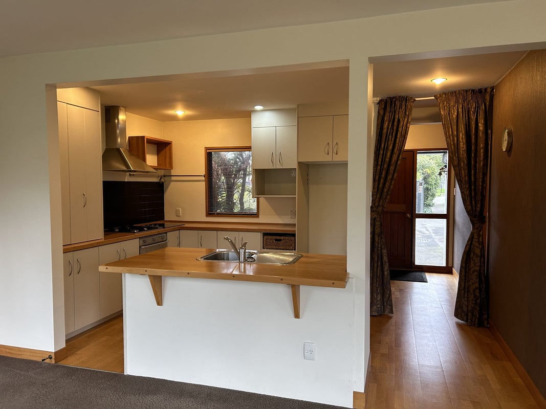 2/17 Wiggins Street, Sumner, Christchurch - Carousel 2