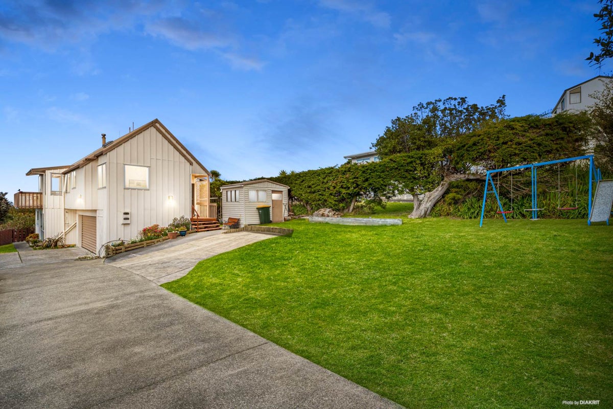 8 Kotanui Avenue, Army Bay, Whangaparaoa - Carousel 1
