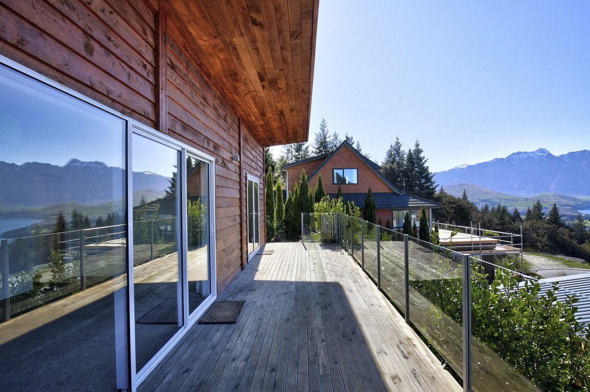129B Wynyard Crescent, Fernhill, Queenstown - Carousel 1