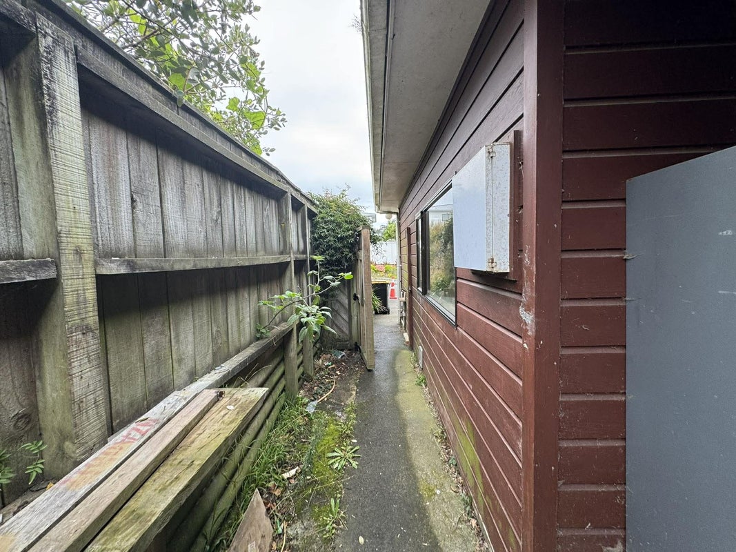 7 Ronald Woolf Place, Churton Park, Wellington - Carousel 24