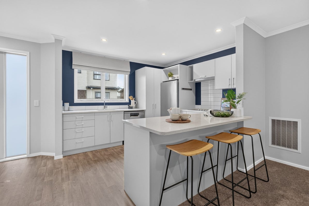 5 Latimer Way, Petone, Lower Hutt - Carousel 2