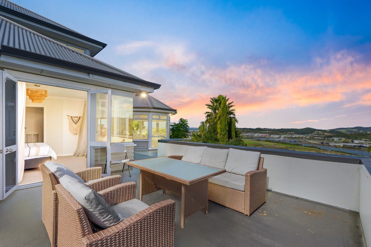6 Jessie Street, Parahaki, Whangarei - Carousel 1