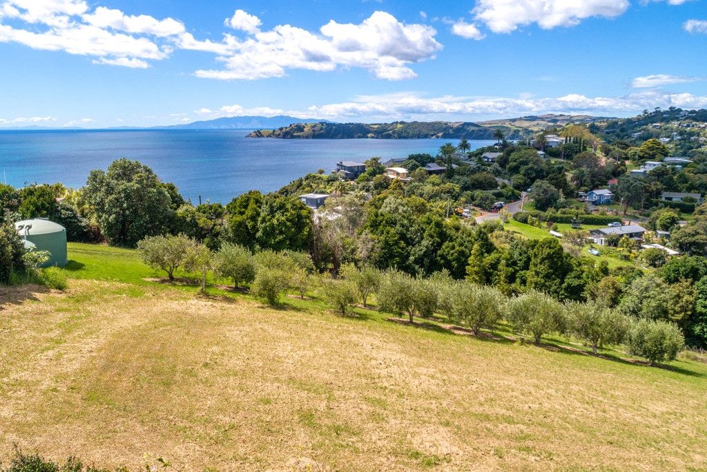 446 Sea View Road, Onetangi, Waiheke Island - Carousel 2