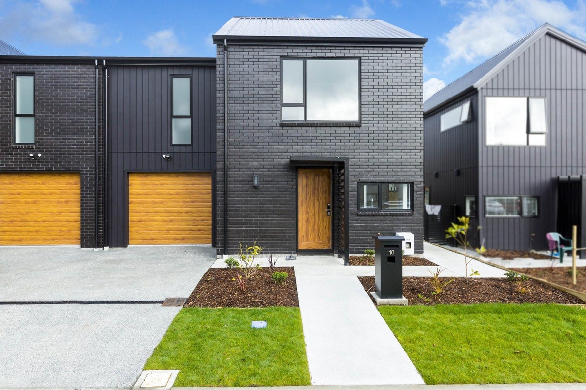 10 Don Money Street, Wallaceville, Upper Hutt - Carousel 2