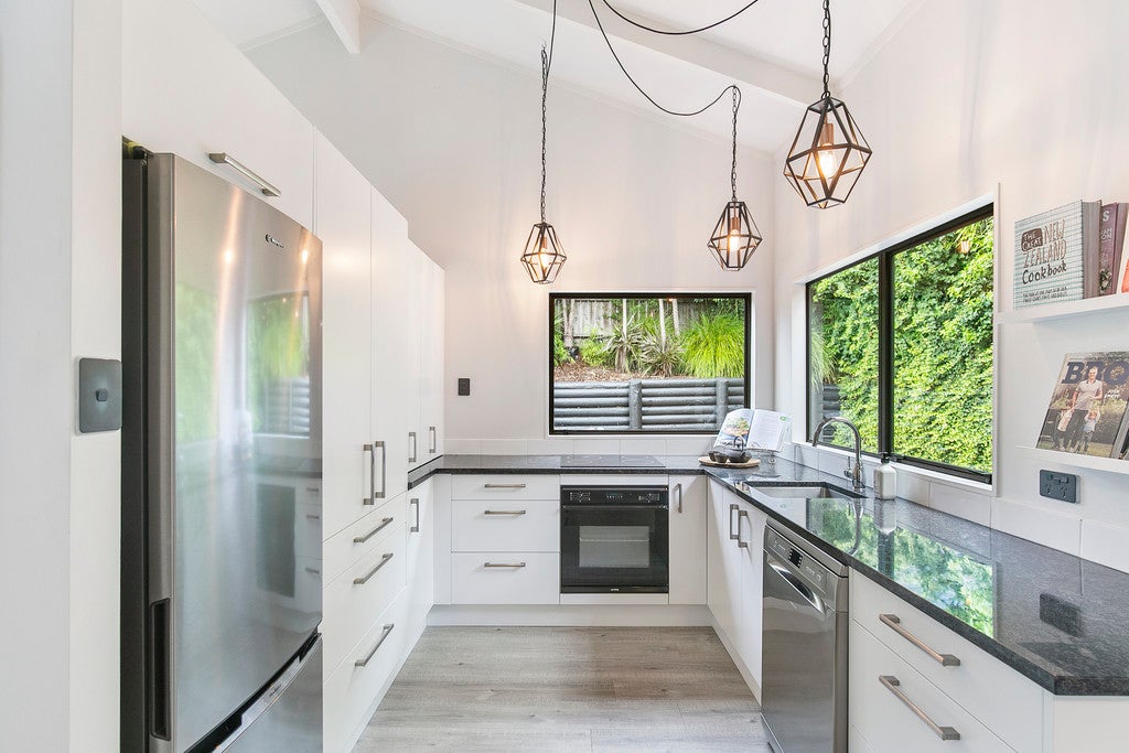 7/0 Verbena Road, Birkdale, Auckland - Carousel 2