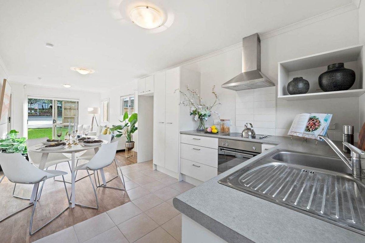 16/94 Glengarry Road, Glen Eden, Auckland - Carousel 2
