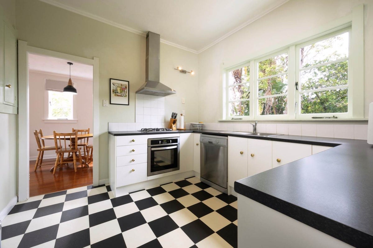 4/90 Titirangi Road, New Lynn, Waitakere City, Auckland - Carousel 2