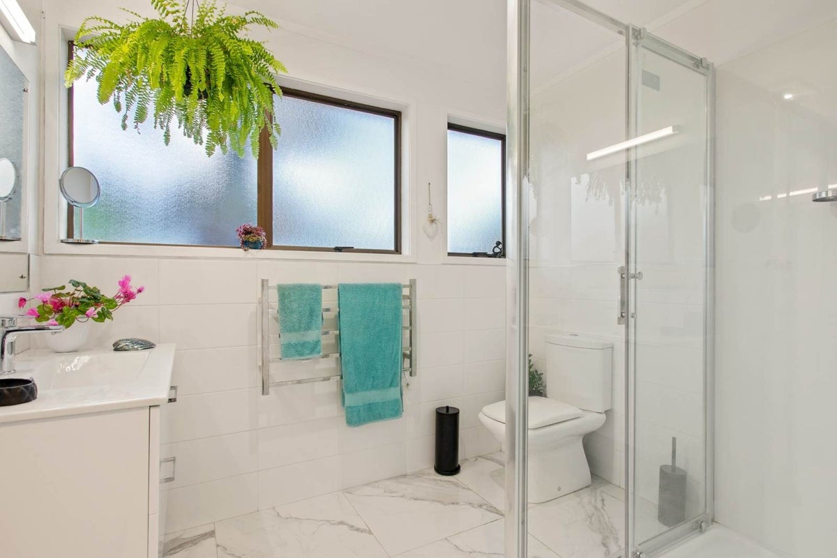 21B Glucina Place, Glen Eden, Auckland - Carousel 20