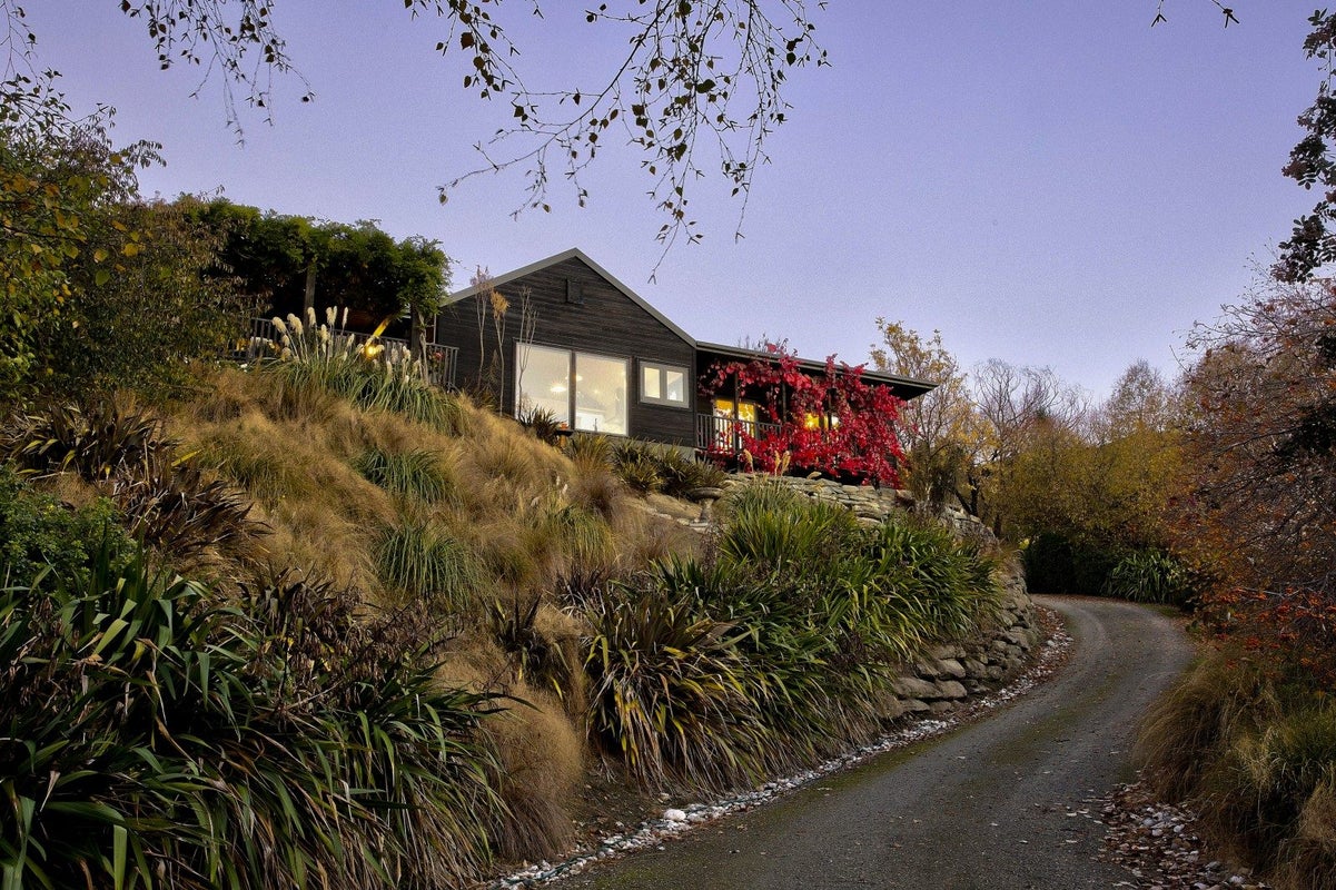 361 Tucker Beach Road, Queenstown Hill, Queenstown - Carousel 2