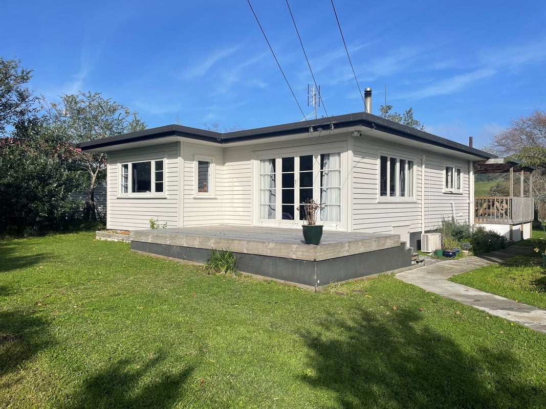 22 School Road, Kaipara Flats, Warkworth - Carousel 1