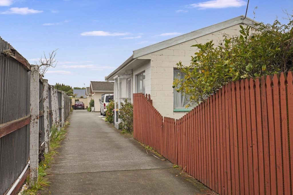 3/10 Lane Street, Woolston, Christchurch - Carousel 1