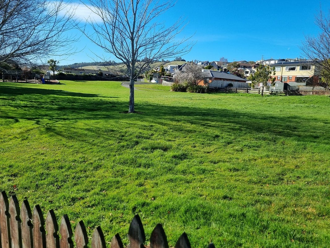 54 Kinmont Crescent, Kinmont Park, Mosgiel - Carousel 10