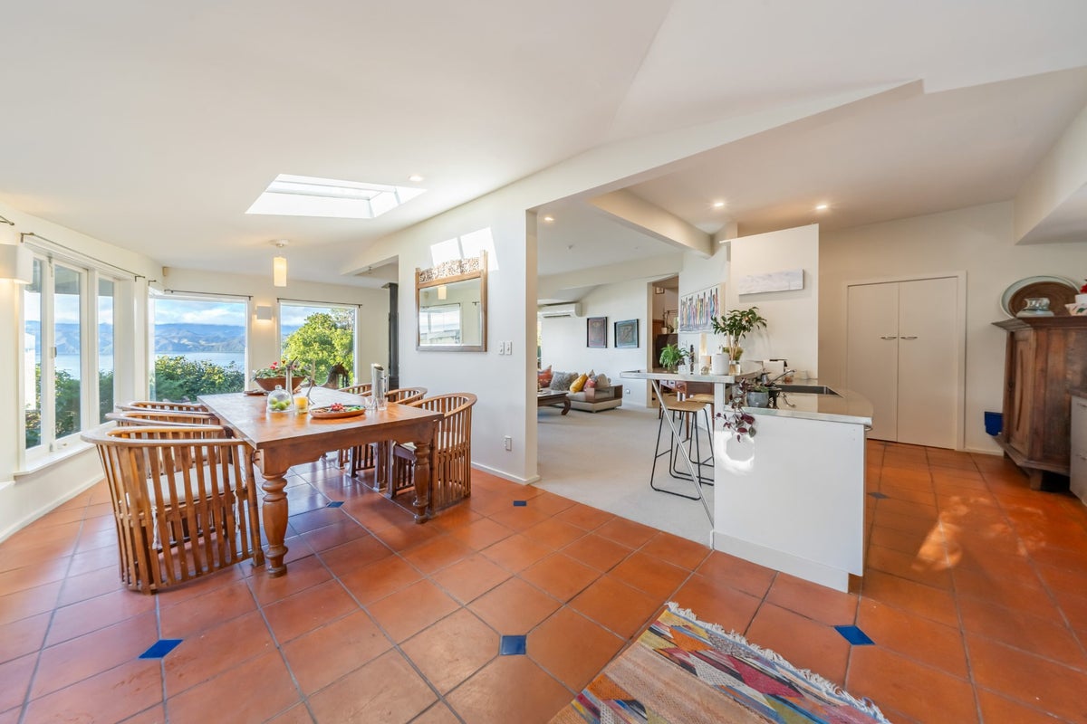 46 Fortification Road, Karaka Bays, Wellington - Carousel 2