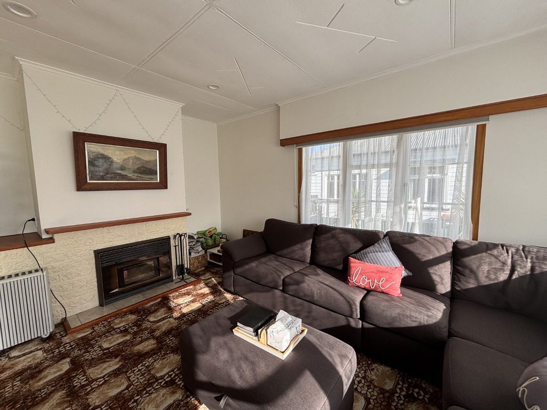 46 Maxwell Avenue, Durie Hill, Whanganui - Carousel 2