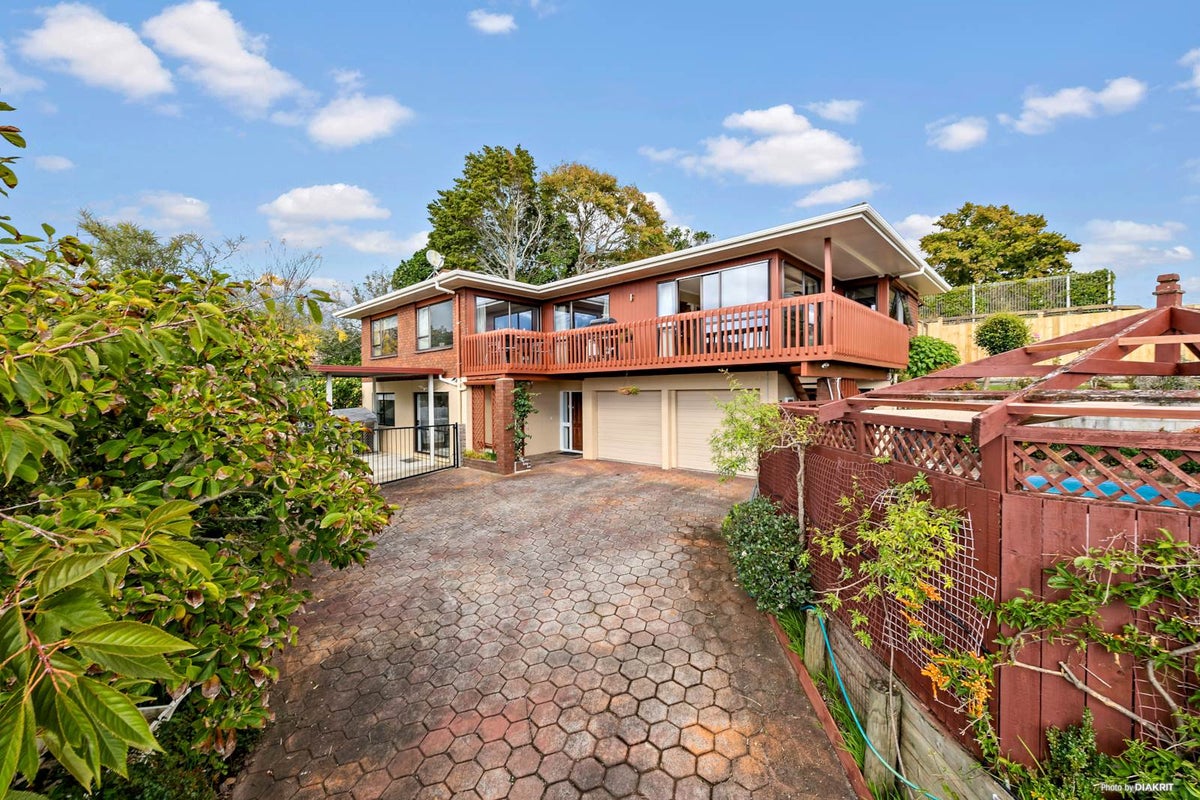 40 Sunnyview Avenue, Shelly Park, Auckland - Carousel 1