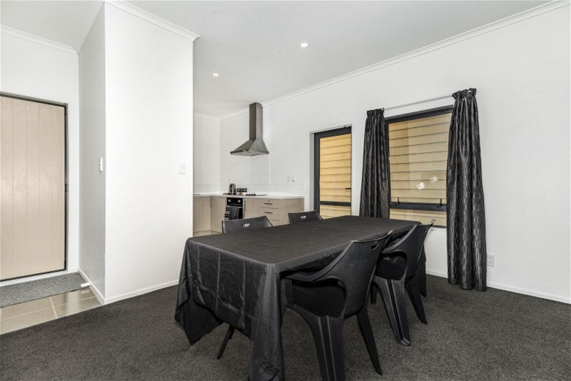 20 Tutuwhatu Crescent, Weymouth, Auckland - Carousel 2