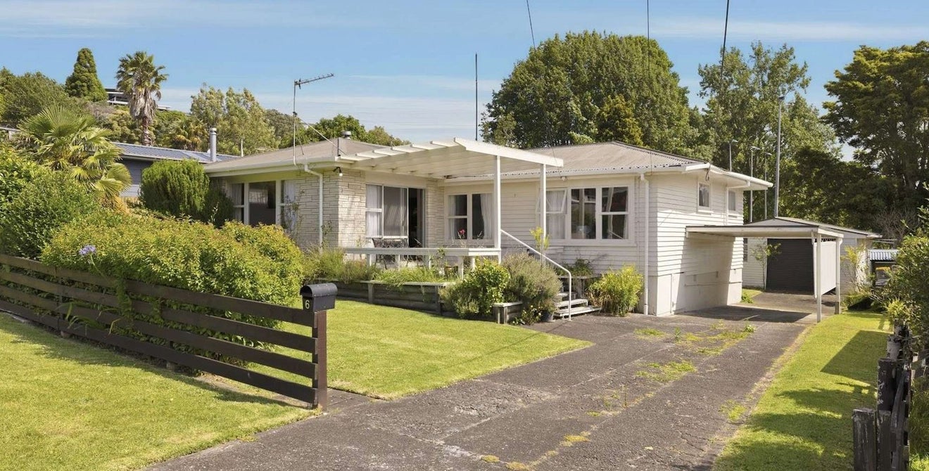 6 Crombie Street, Bellevue, Tauranga - Carousel 1