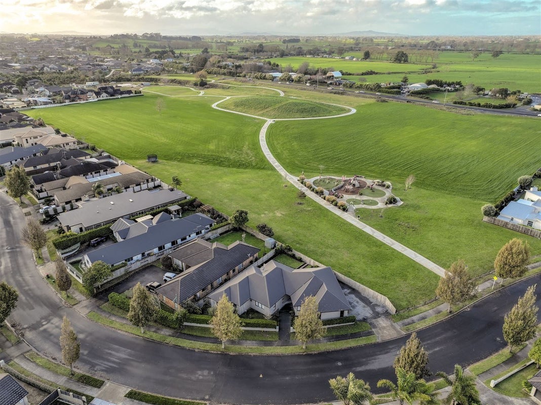 29 Darjon Drive, Huntington, Hamilton - Carousel 2