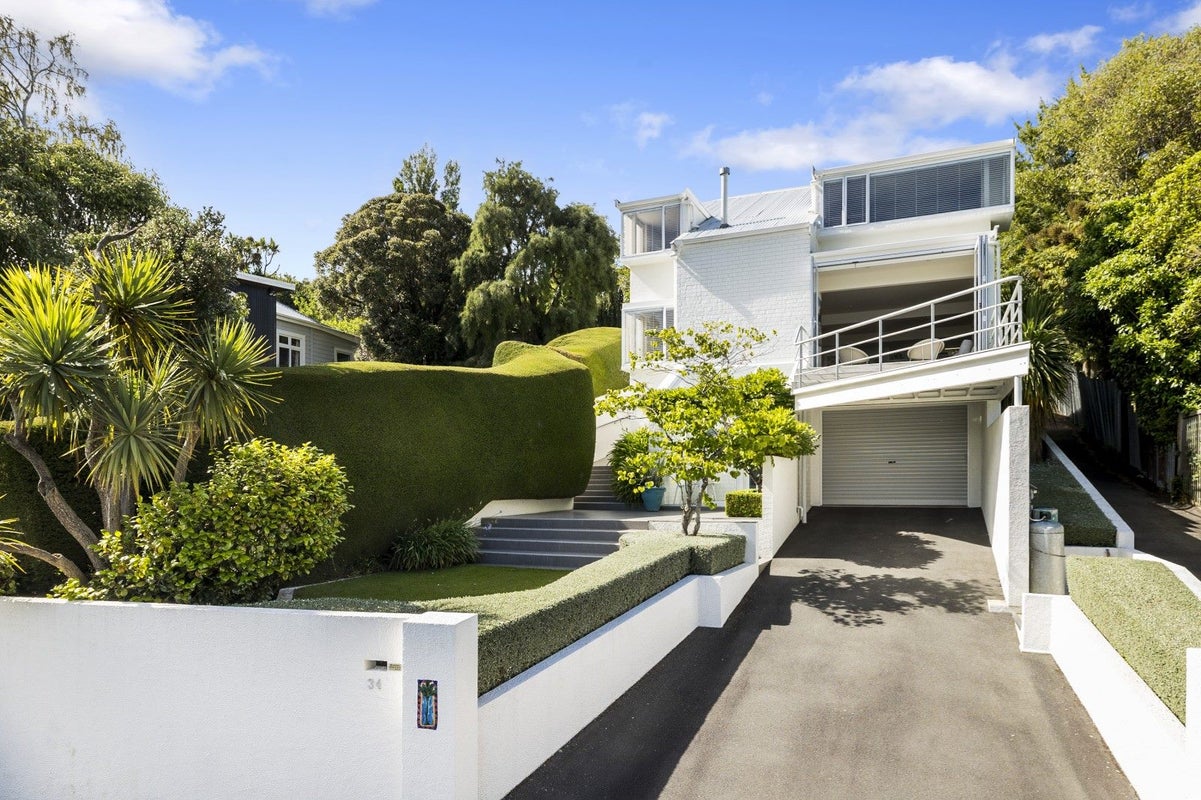 34 Marine Parade, Macandrew Bay, Dunedin - Carousel 1