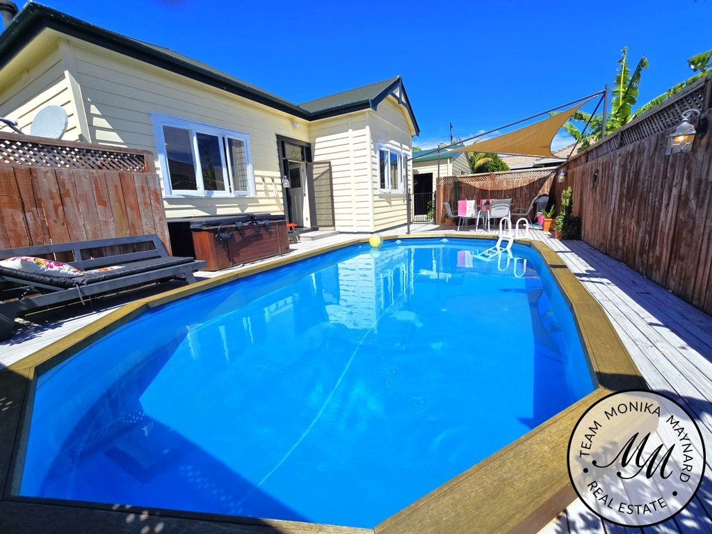 2 MacLaurin Street, Blockhouse Bay, Auckland - Carousel 1
