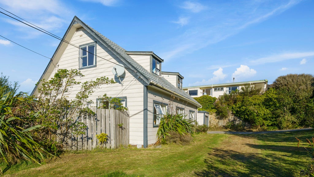 39 Clifford Road, Johnsonville, Wellington - Carousel 2