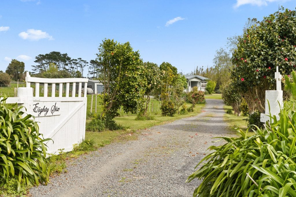 86 McGowan Road, Karioitahi, Waiuku - Carousel 32