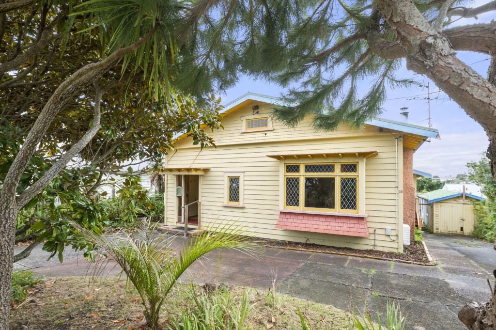 56 Aramoana Avenue, Devonport, Auckland - Carousel 1