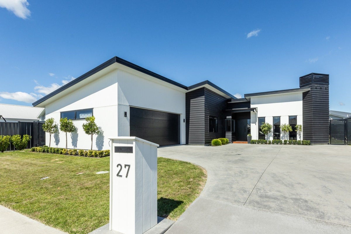 27 Hikawera Drive, Frimley, Hastings - Carousel 1