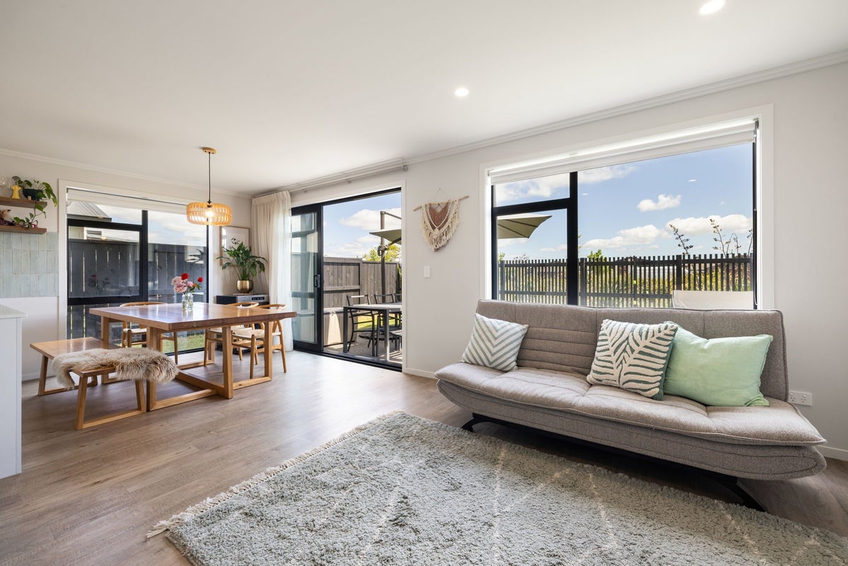 39 Ogilvie Avenue, Chartwell, Hamilton - Carousel 2