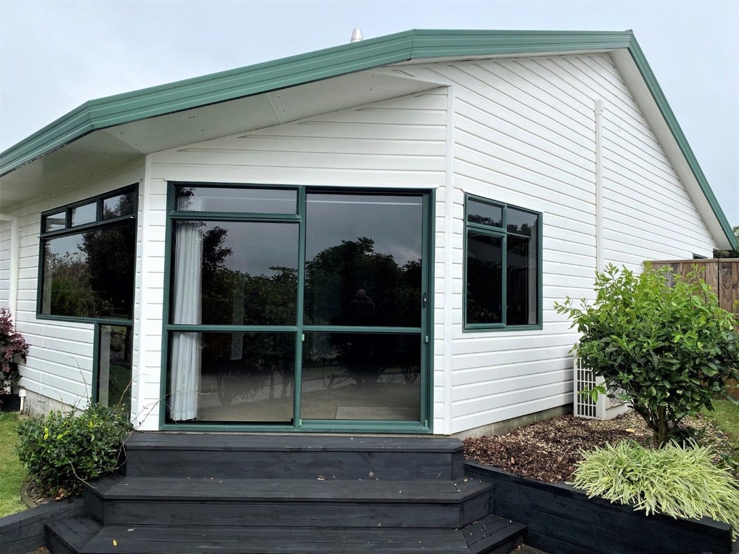 5 Maple Crescent, Whalers Gate, New Plymouth - Carousel 13