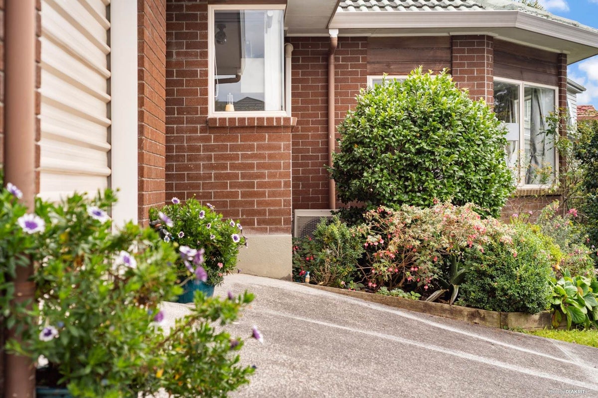 37 Milan Drive, Glen Eden, Auckland - Carousel 12
