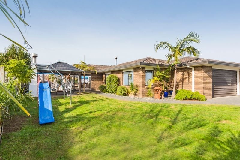 8 Edendale Road, Somerville, Manukau - Carousel 1