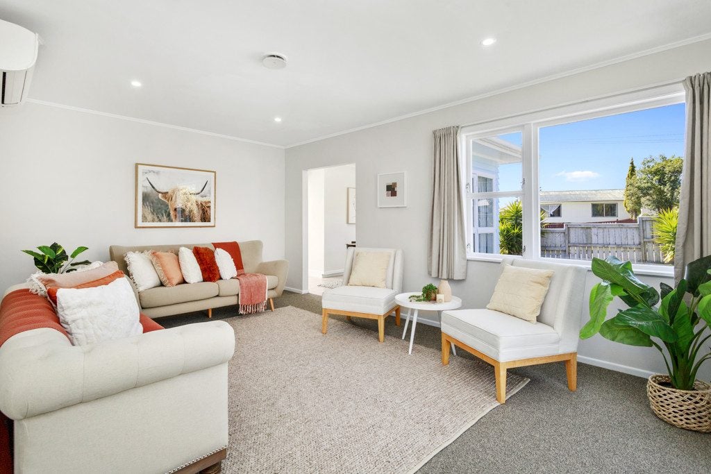 79 Driver Crescent, Cannons Creek, Porirua - Carousel 2